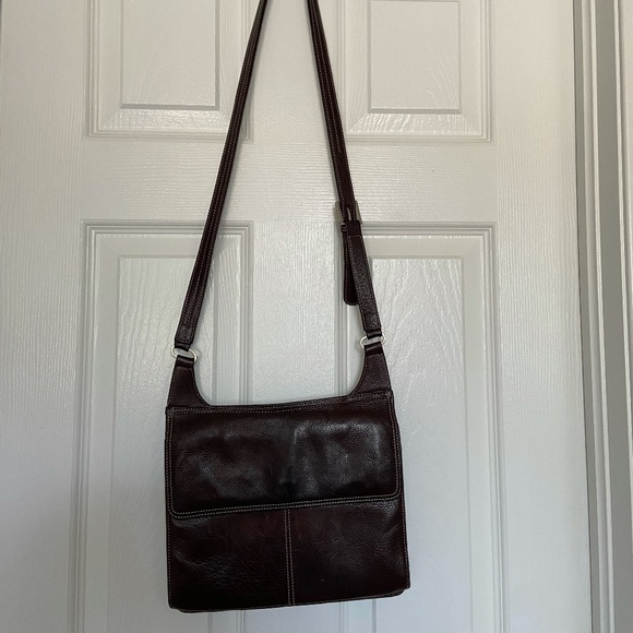 Kenneth Cole Reaction Genuine Leather Vintage Crossbody Bag - Picture 7 of 10